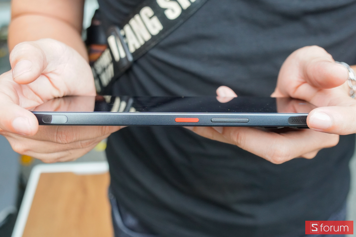 Nubia Neo 5 Max 5G phím triggers hỗ trợ chơi game