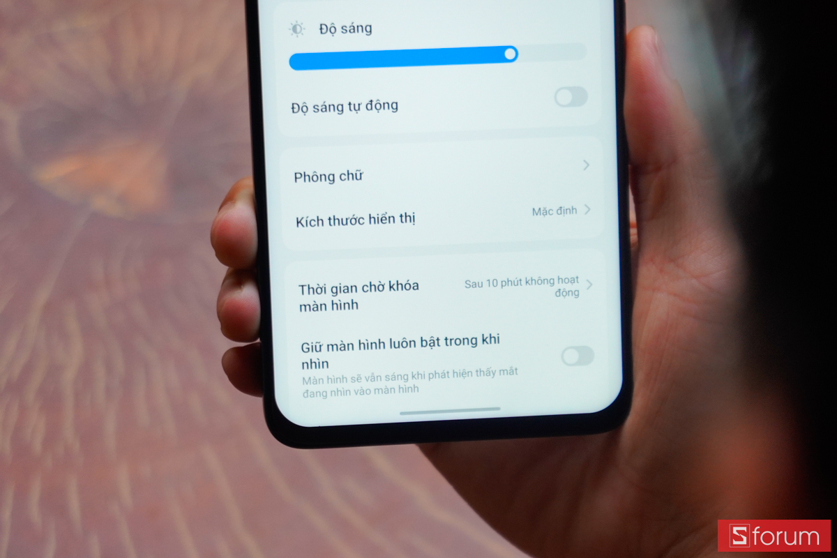 Nubia Neo 5 Max 5G viền dưới của máy