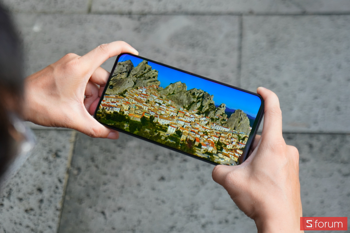 Nubia Neo 5 Max 5G màn hình 7.5 inch hiển thị sắc nét