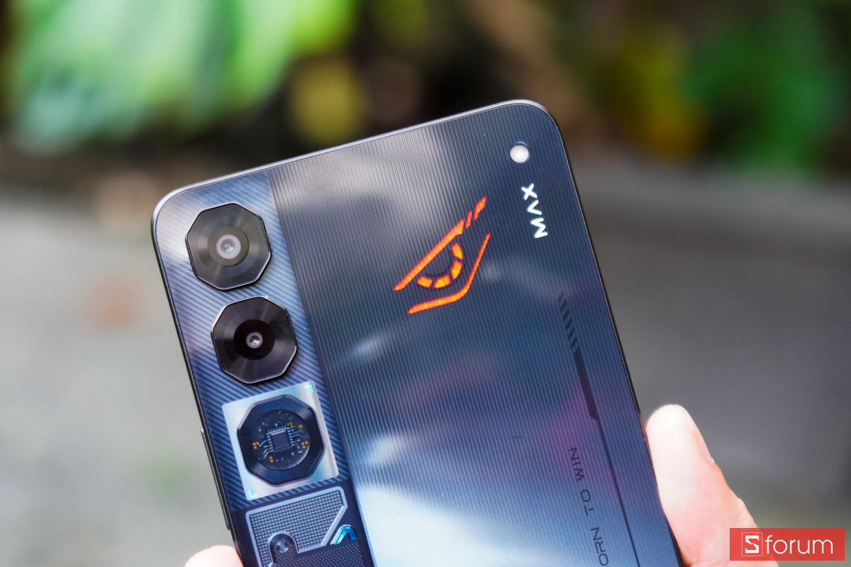 Nubia Neo 5 Max 5G cụm camera sau và dải đèn LED phát sáng