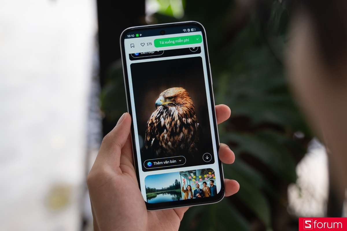 Trên tay OPPO A6t Pro có viền màn hình LCD hơi dày