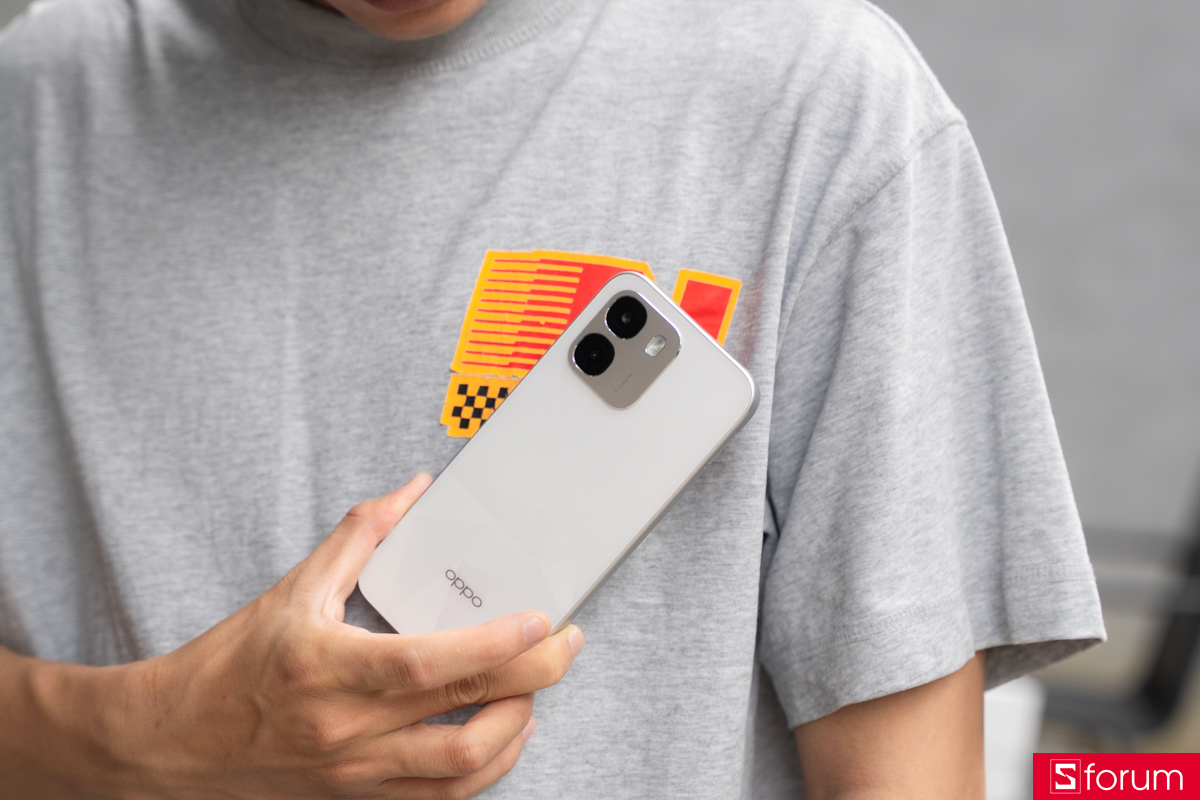 Trên tay OPPO A6t Pro thiết kế mỏng nhẹ dễ cầm