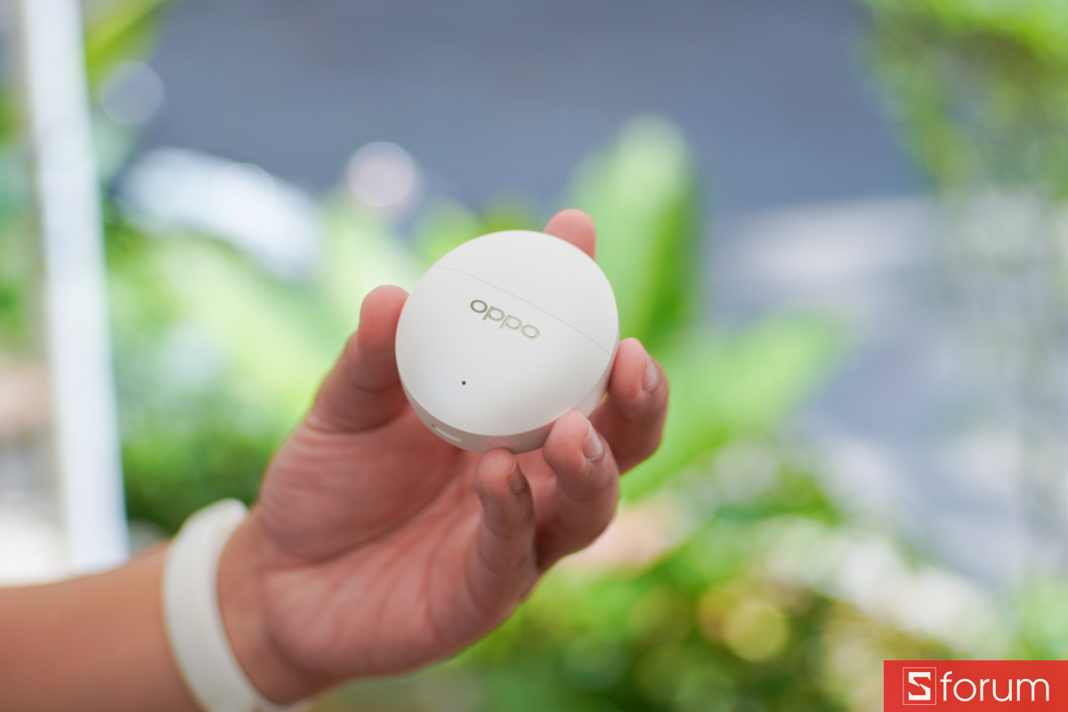 Bề mặt nhám của hộp sạc OPPO Enco Air5s