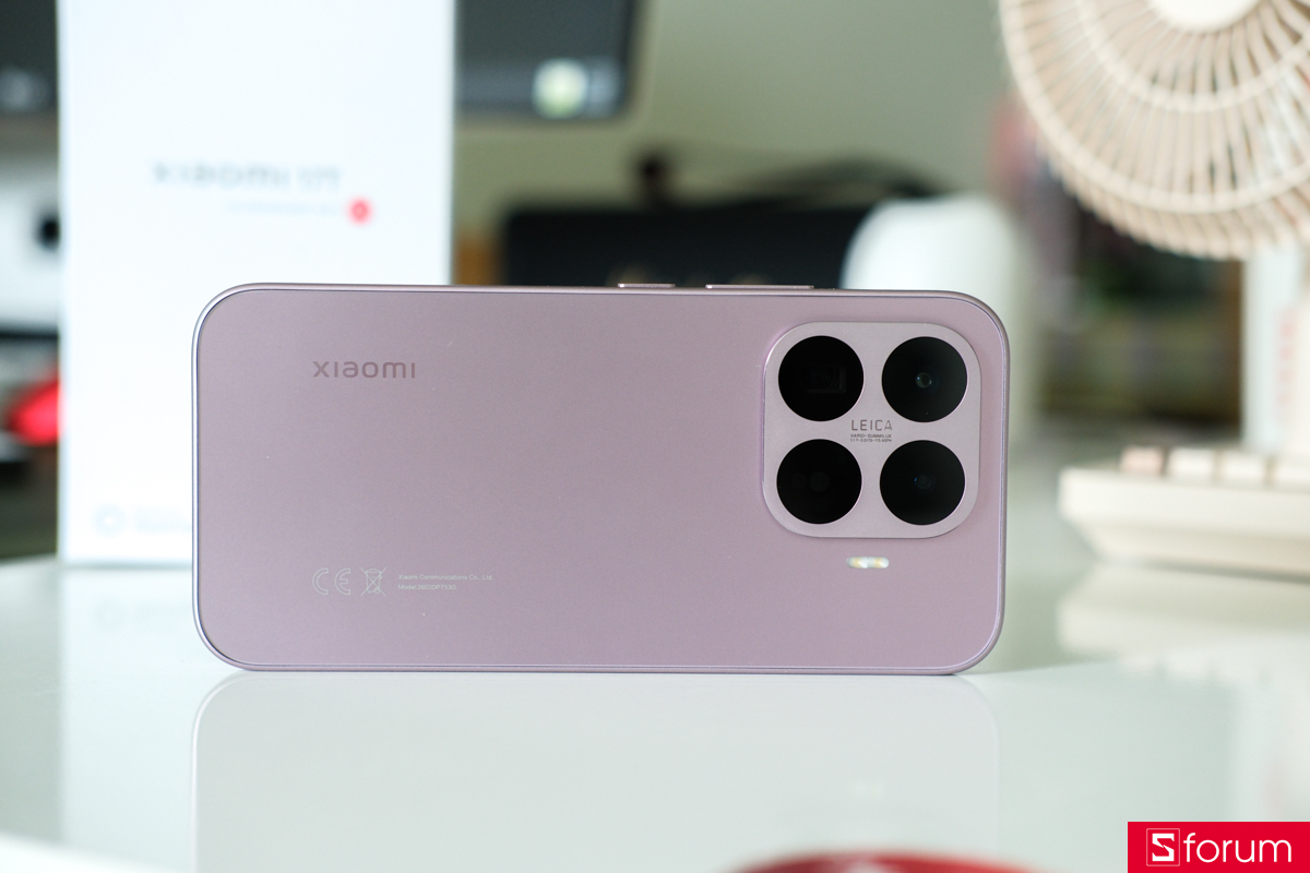 Mặt lưng màu tím cá tính của Xiaomi 17T