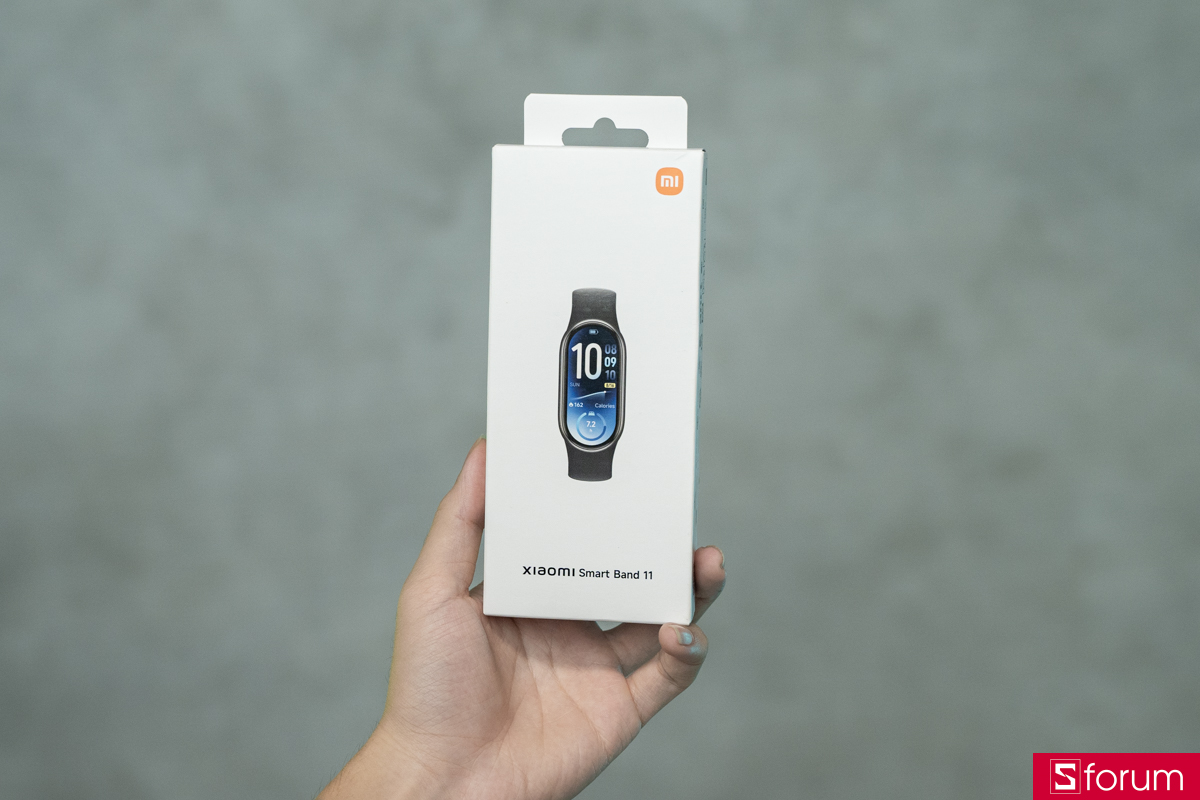 Hộp Xiaomi Mi Band 11 với thiết kế nhỏ gọn, hình sản phẩm ở mặt trước