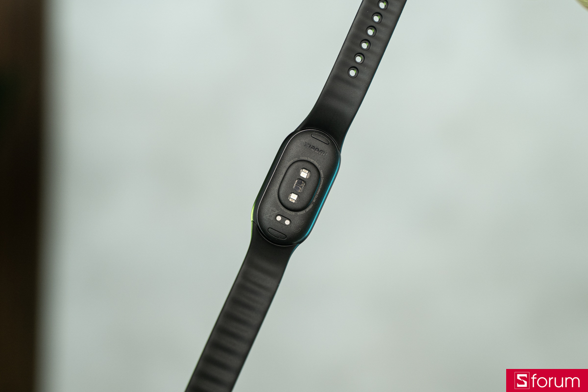Mặt sau Xiaomi Mi Band 11 với cụm cảm biến sức khỏe