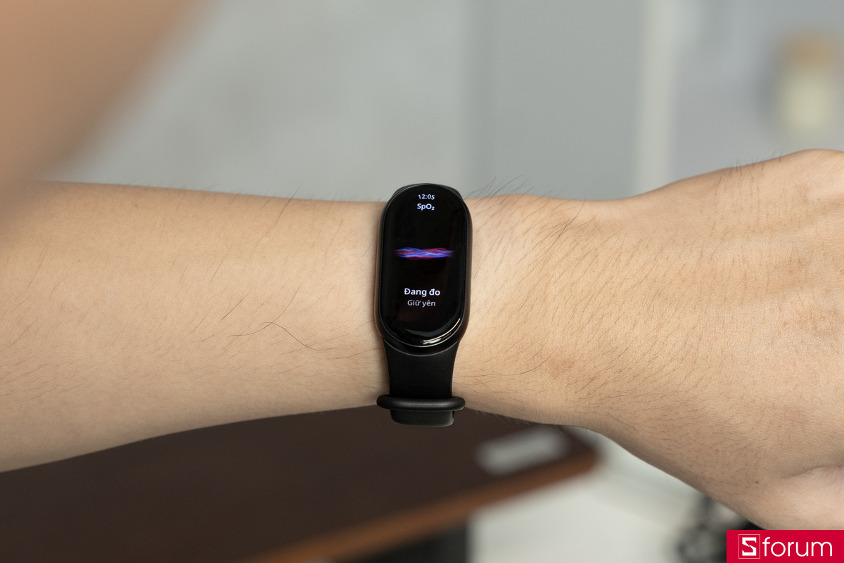 Cụm cảm biến nhịp tim và SpO2 phía sau Xiaomi Mi Band 11