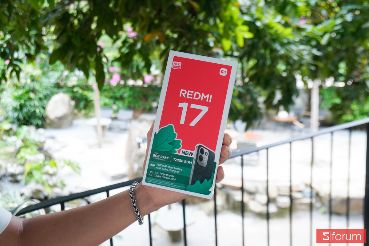 Trên tay Xiaomi Redmi 17 hộp sản phẩm màu đỏ trắng