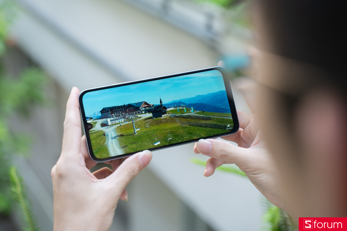 Màn hình 6.9 inch của Xiaomi Redmi A7 Pro mang lại không gian giải trí rộng