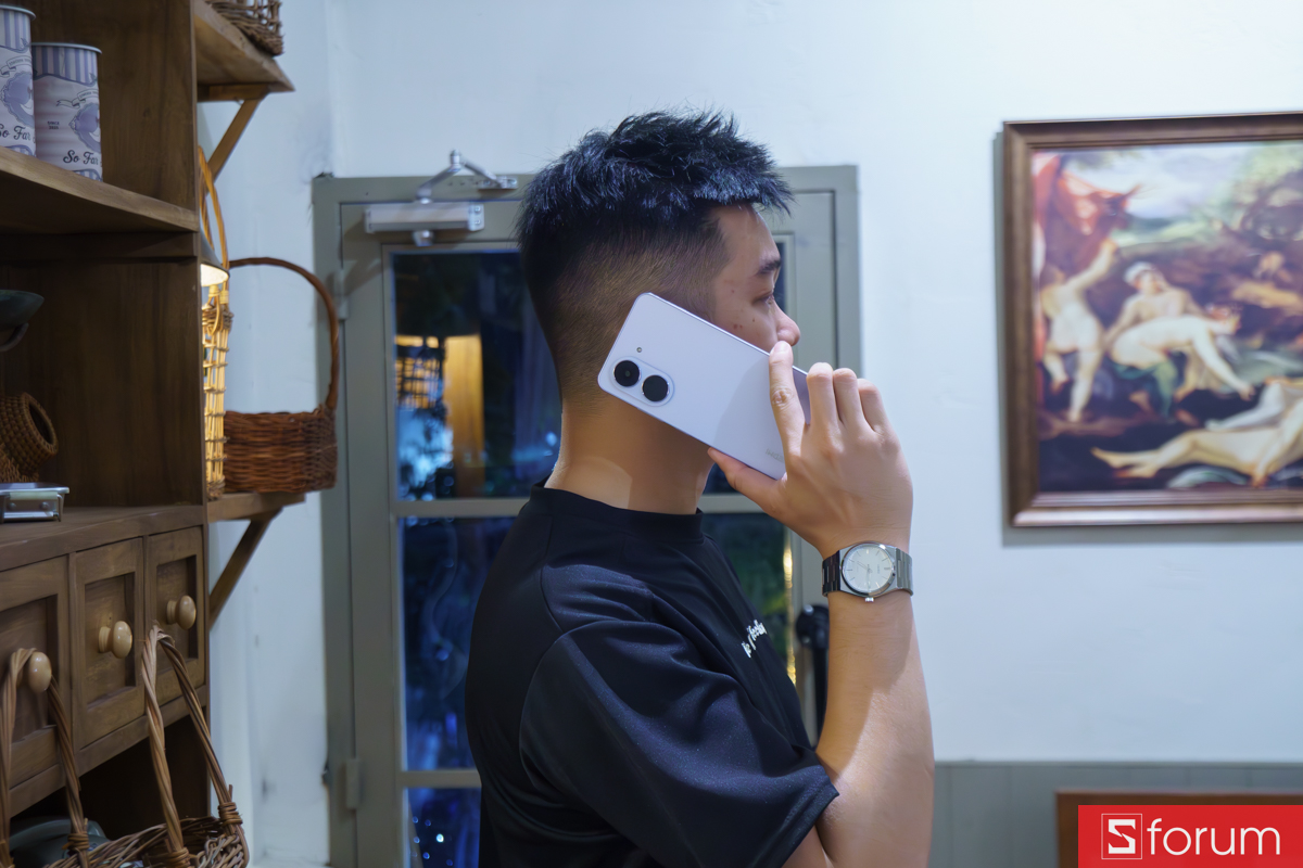 Sử dụng Xiaomi Redmi A7 nghe gọi thực tế thoải mái cả ngày dài