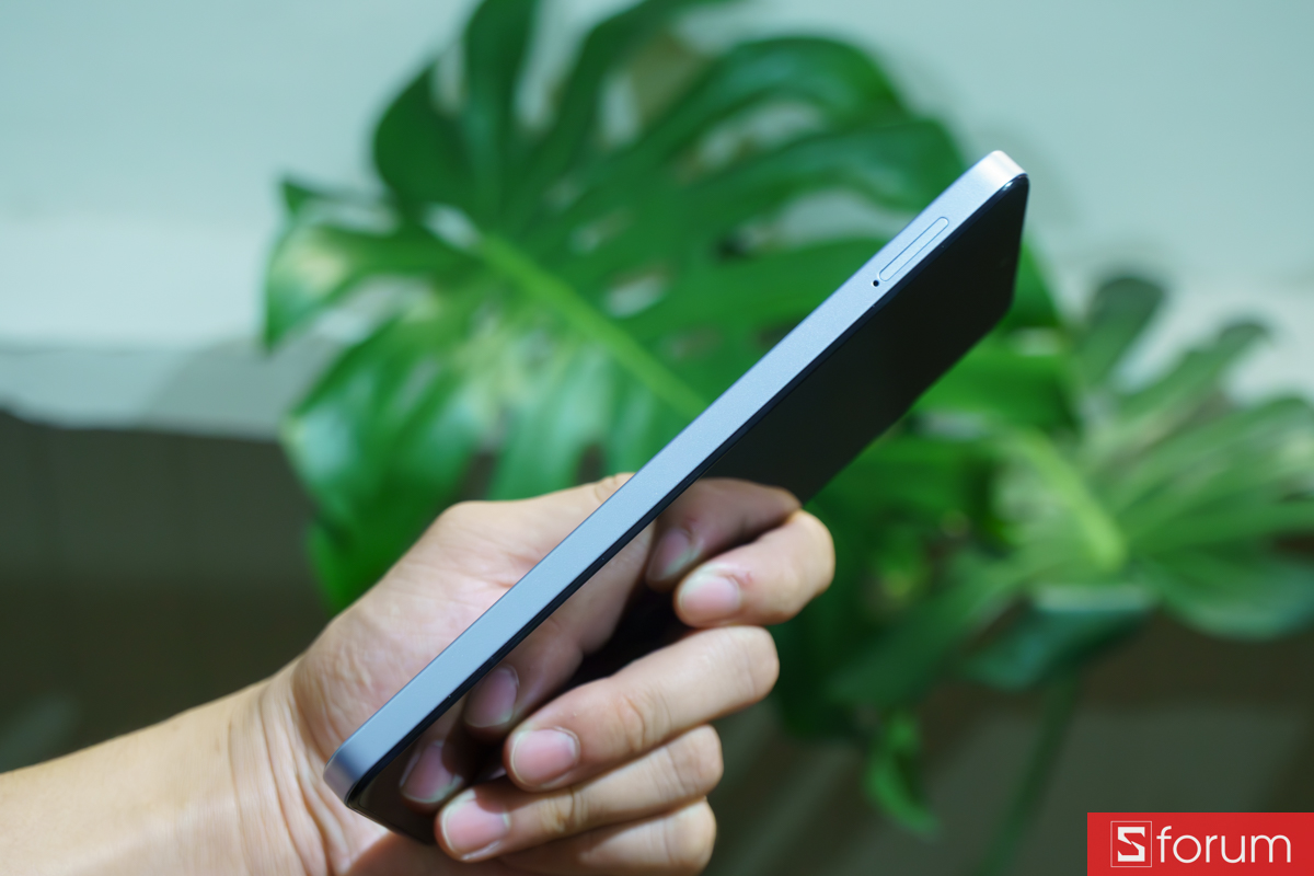 Cạnh phải Xiaomi Redmi A7 tích hợp nút nguồn chứa cảm biến vân tay