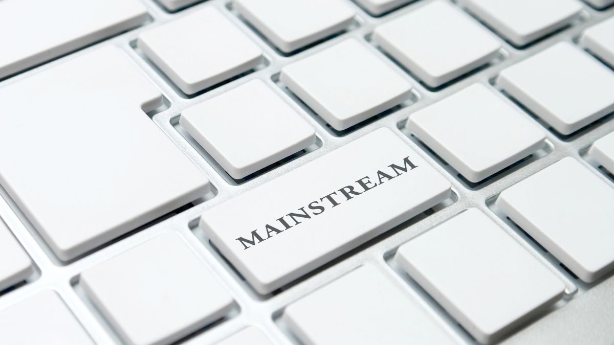 Mainstream là gì? Phân biệt giữa nghệ sĩ Mainstream và Indie