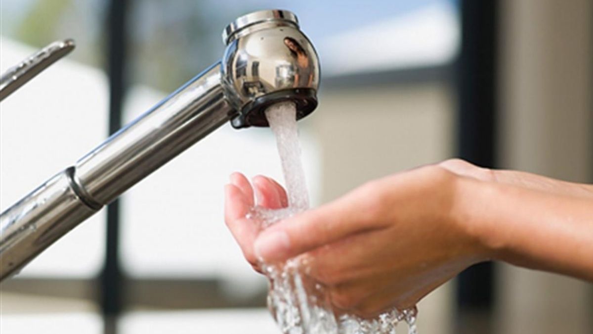 Lỗi E10 máy giặt Electrolux do nguồn nước yếu