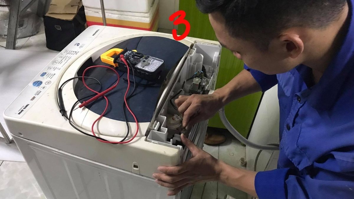 Lỗi E2 máy giặt Aqua nặng cần liên hệ kỹ thuật viên