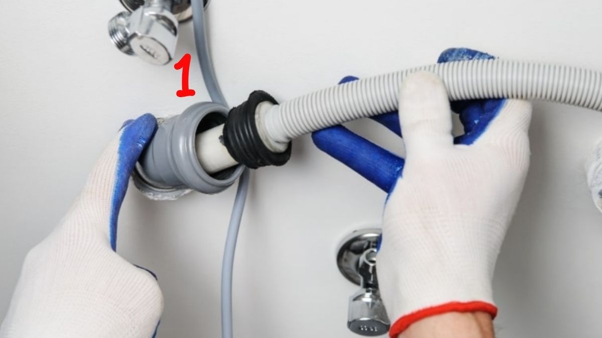 Lỗi E2 máy giặt Aqua nên kiểm tra độ cao ống xả