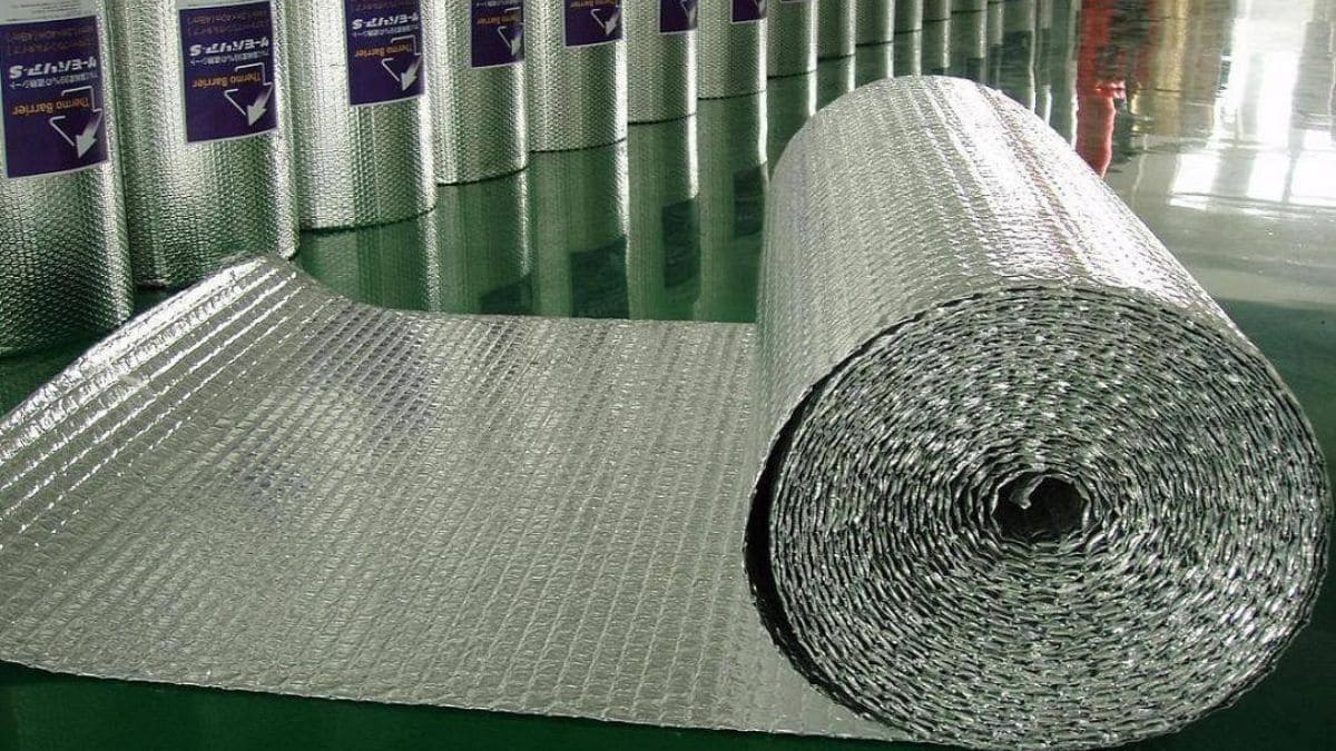 dán vật liệu cách nhiệt để tủ lạnh để gần bếp ga có sao không 