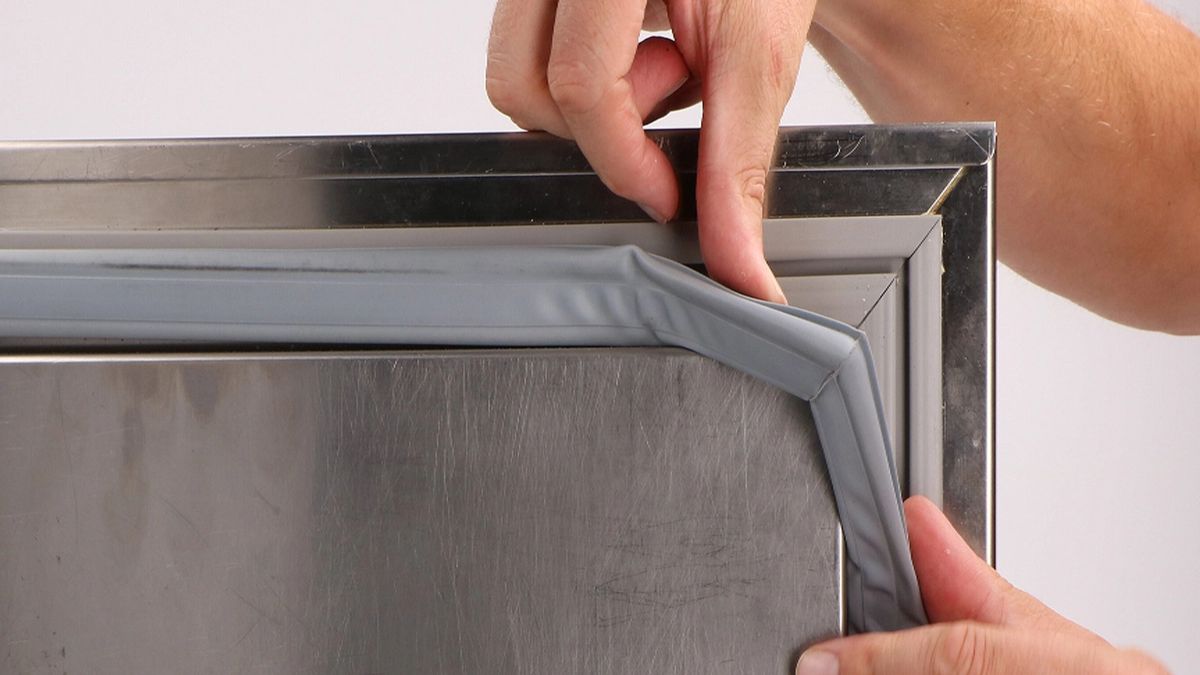 tủ lạnh Toshiba kêu to do gioăng cửa bị hở