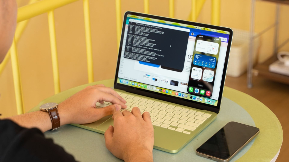 Có 15 triệu, mua laptop Windows hay MacBook Neo? Đâu là lựa chọn tốt hơn cho sinh viên IT năm 2026