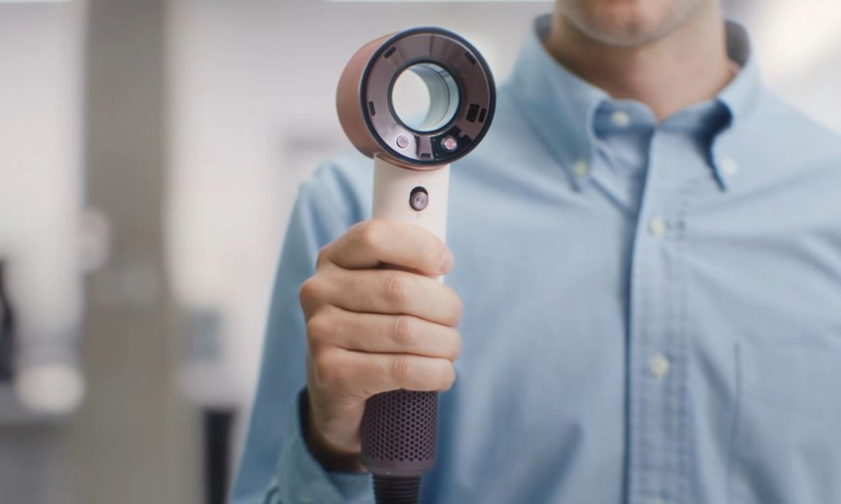 Trải nghiệm máy sấy tóc Dyson Supersonic Travel HD19