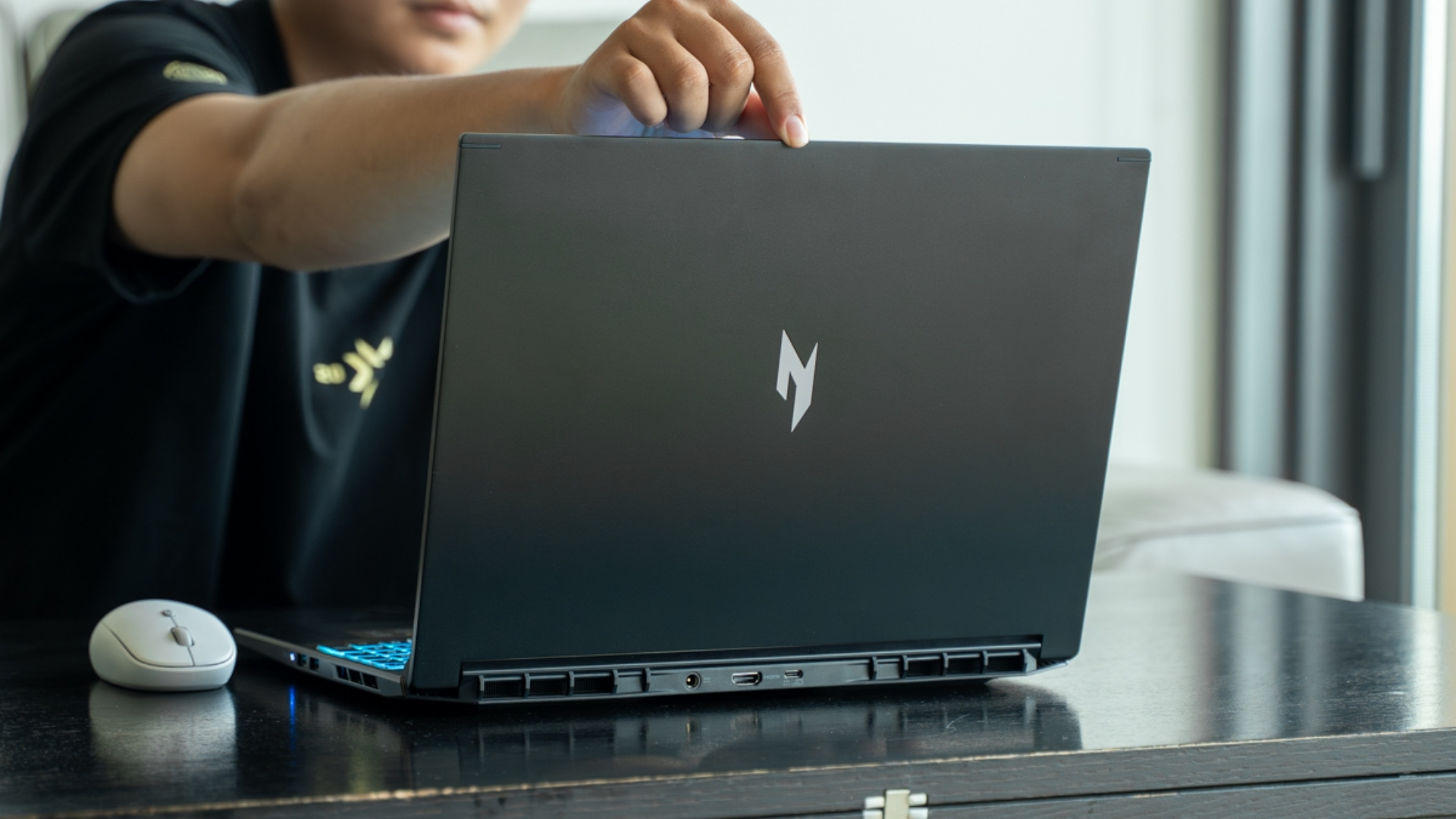 Acer Nitro 16S ProPanel: Không chỉ là laptop gaming, mà là “cỗ máy" đa năng thực thụ!