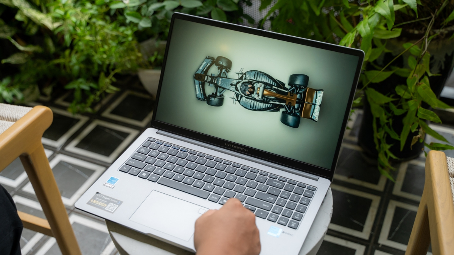 Đánh giá hiệu năng ASUS ExperBook P1: Pin 12 tiếng, chip tiết kiệm điện đủ sức cho công việc hằng ngày?