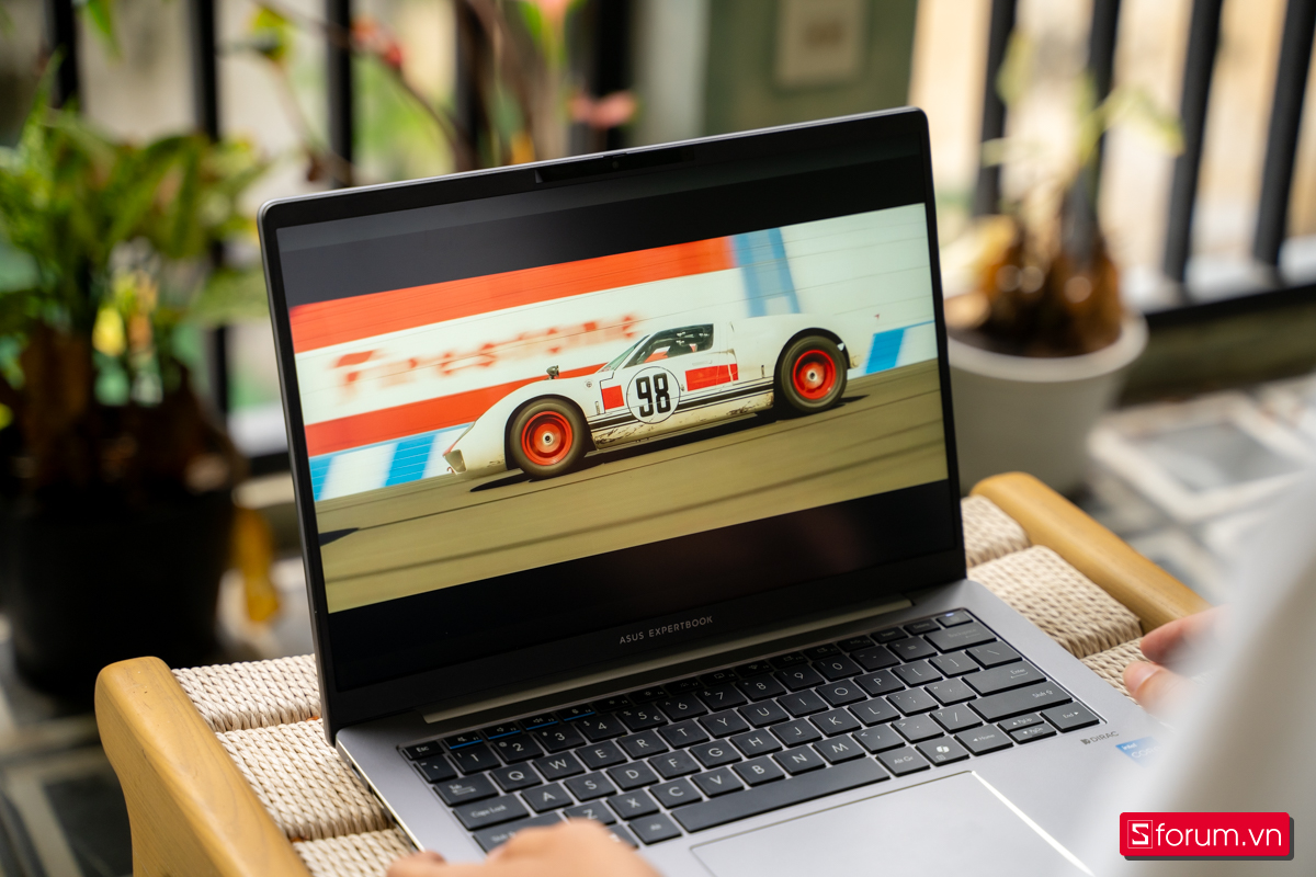 Màn hình của ASUS ExpertBook P3