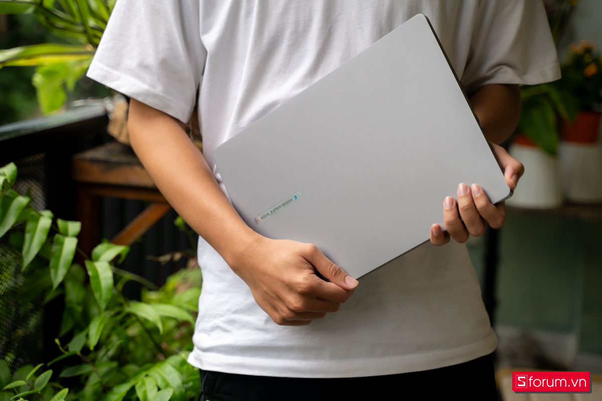 Ngoại hình của ASUS ExpertBook P3