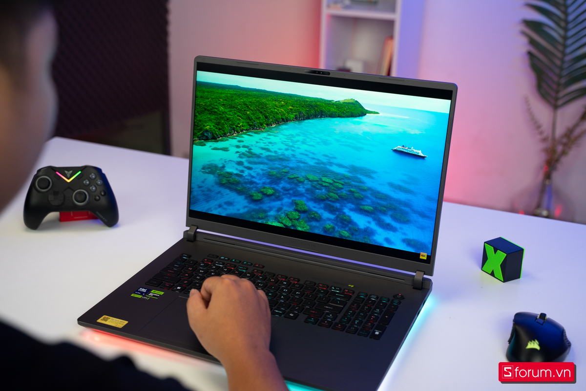 Màn hình ASUS ROG Strix G815