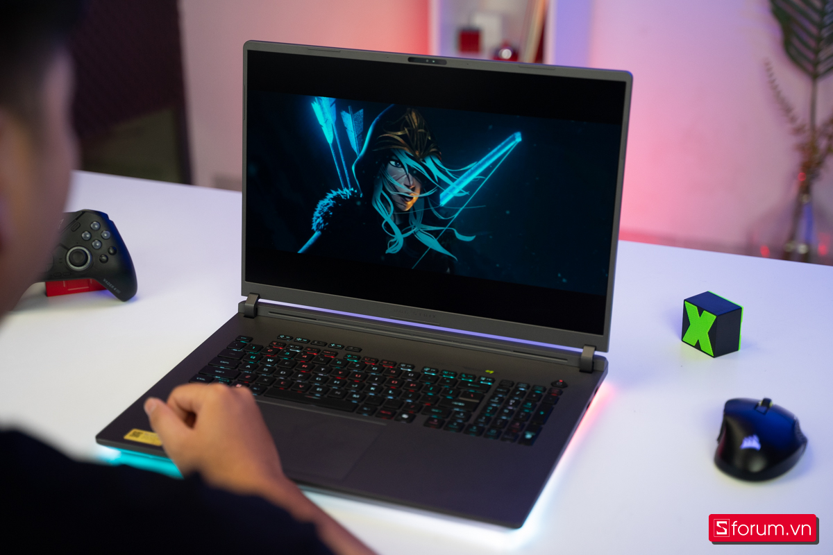 Màn hình ASUS ROG Strix G815