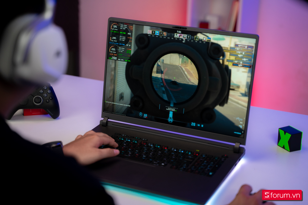 Màn hình ASUS ROG Strix G815