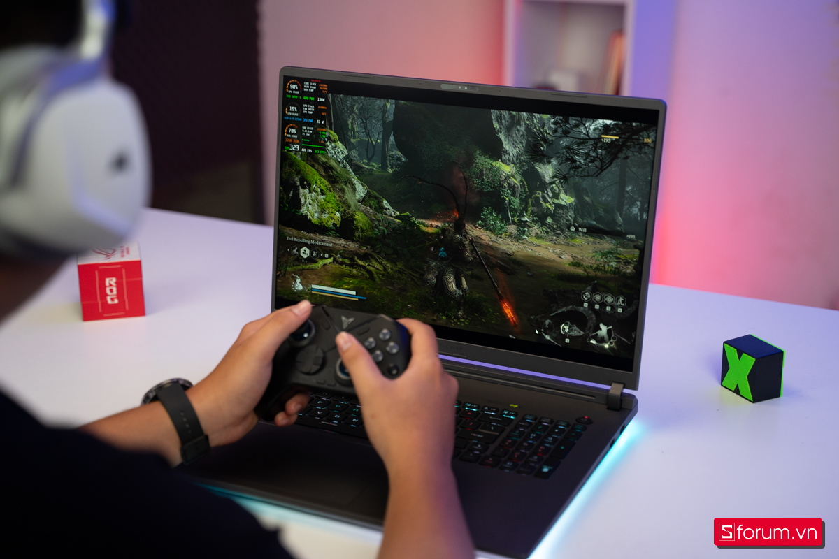 Màn hình ASUS ROG Strix G815
