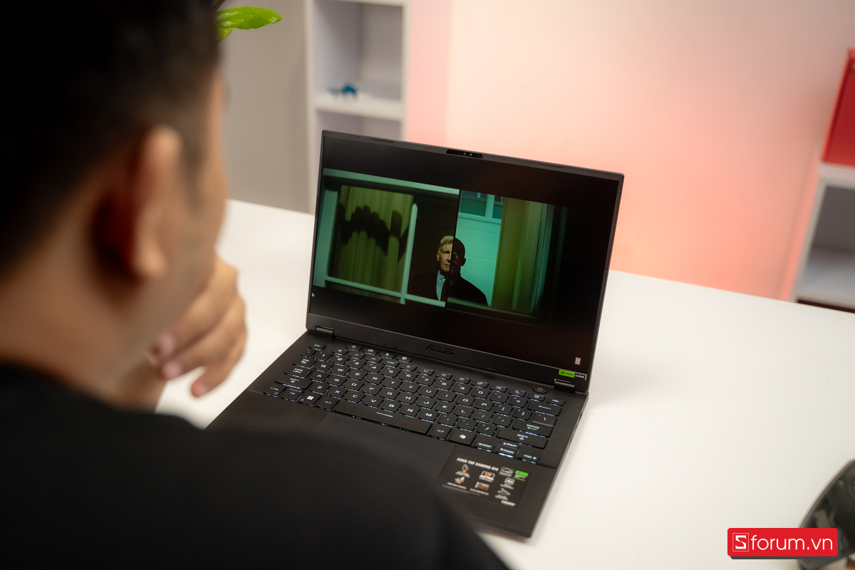 Xem phim trên ASUS TUF A14