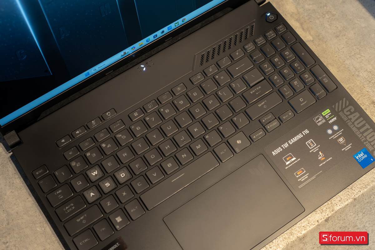 Bàn phím và trackpad ASUS TUF Gaming F16