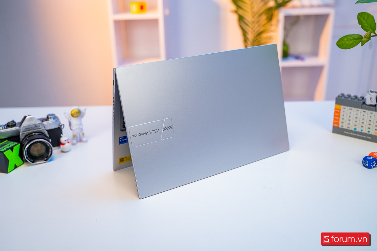 Mặt lưng ASUS Vivobook 15