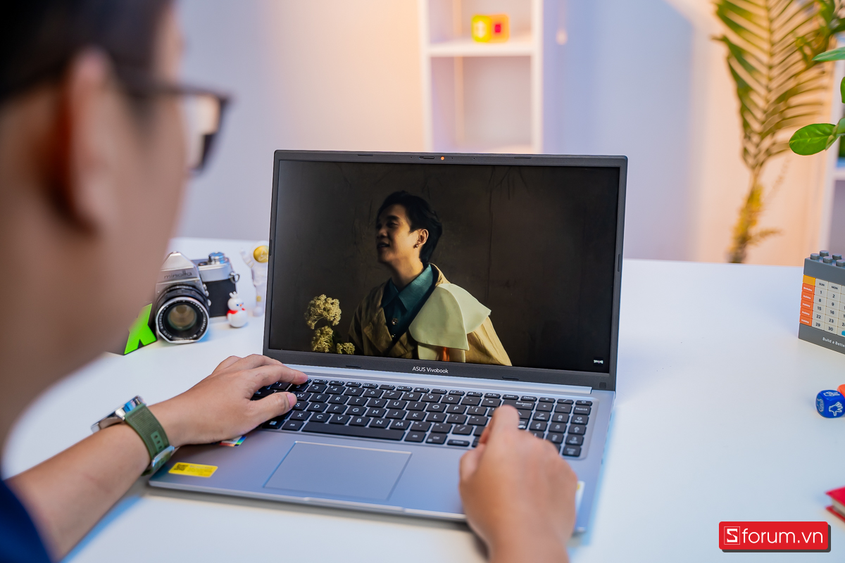 Màn hình ASUS Vivobook 15