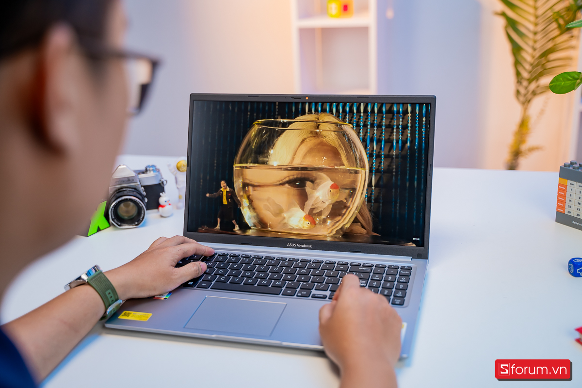 Màn hình ASUS Vivobook 15