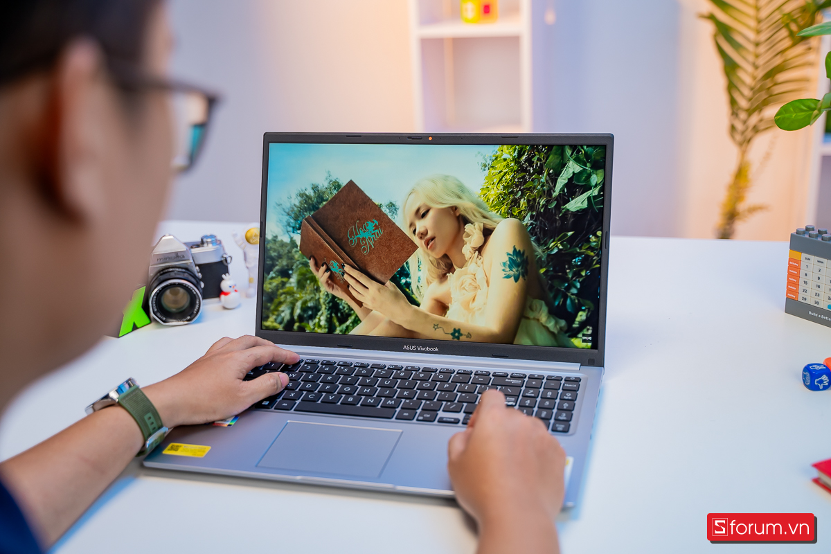Màn hình ASUS Vivobook 15