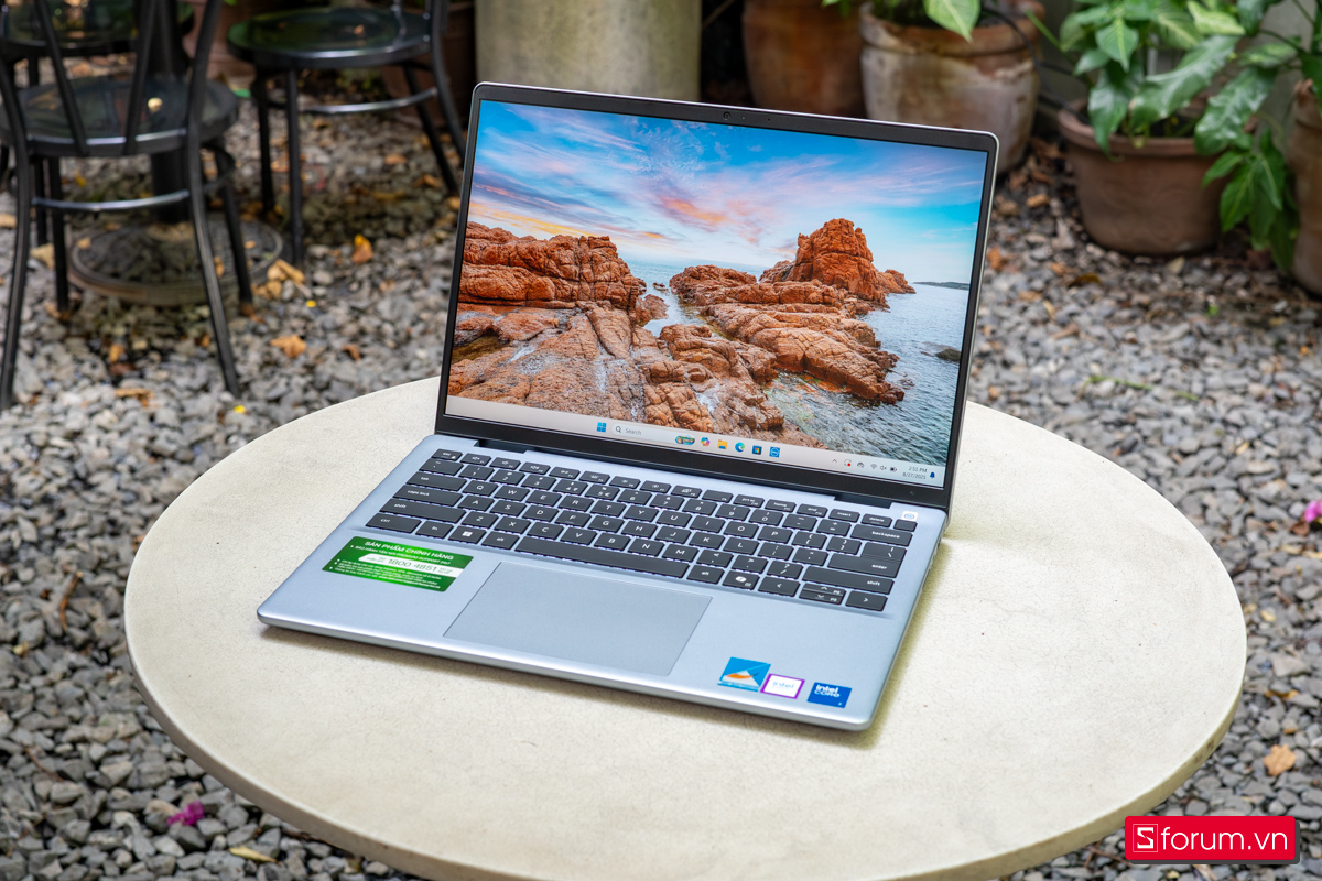 Mặt trước Dell Inspiron 14 5440