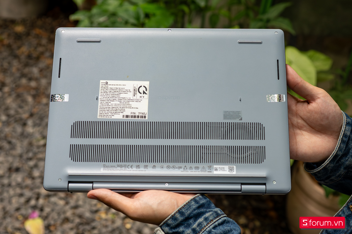 Mặt đáy Dell Inspiron 14 5440