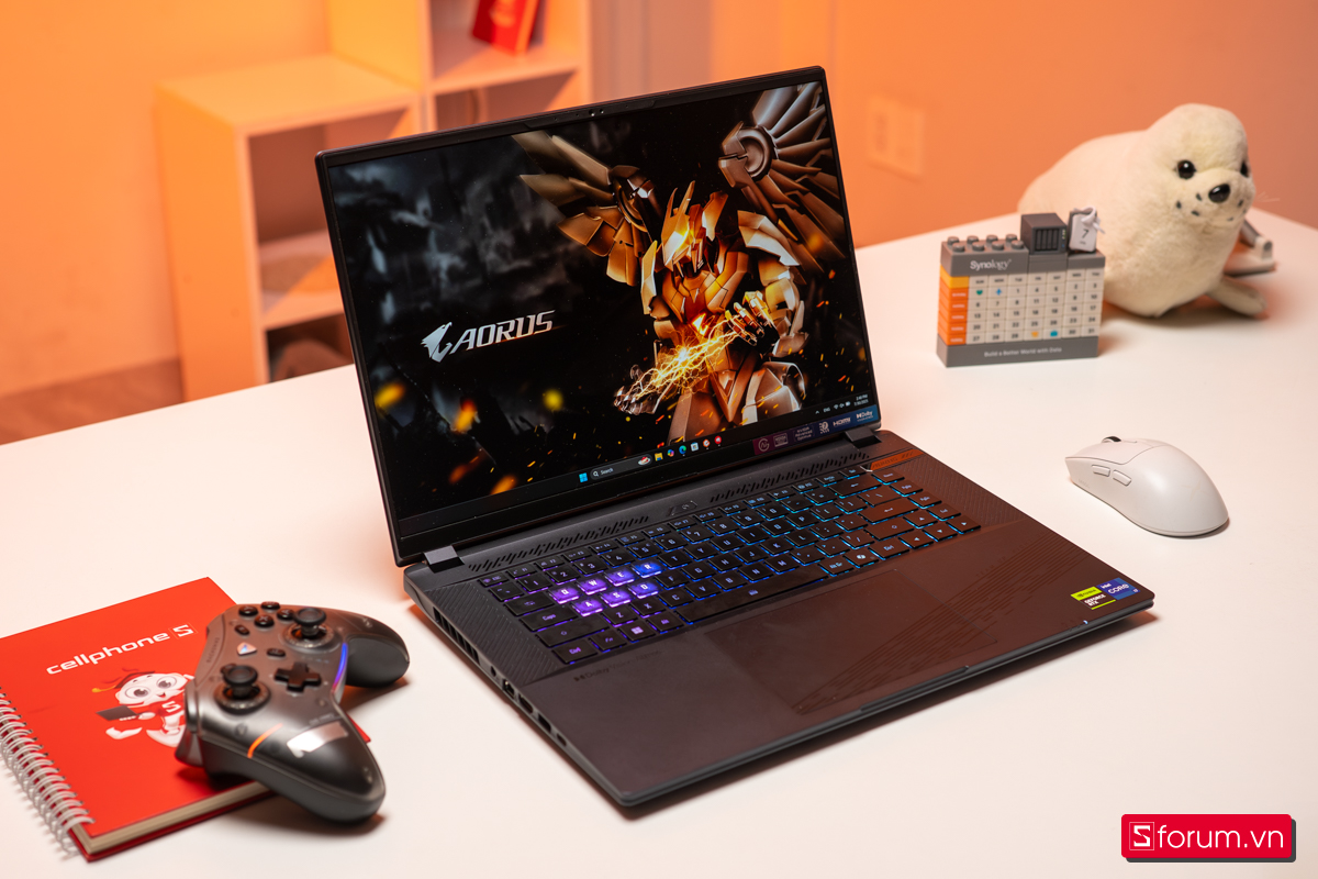 Màn hình Gigabyte AORUS 16X