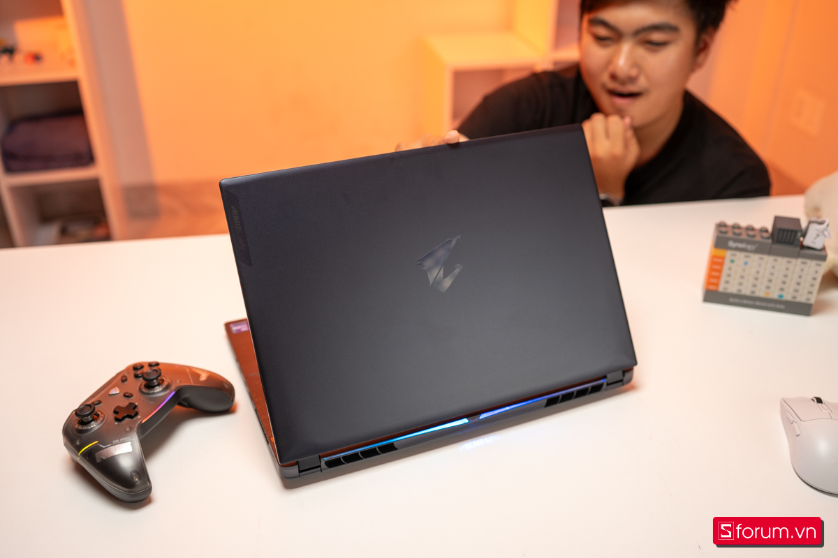 Đánh giá Gigabyte AORUS 16X