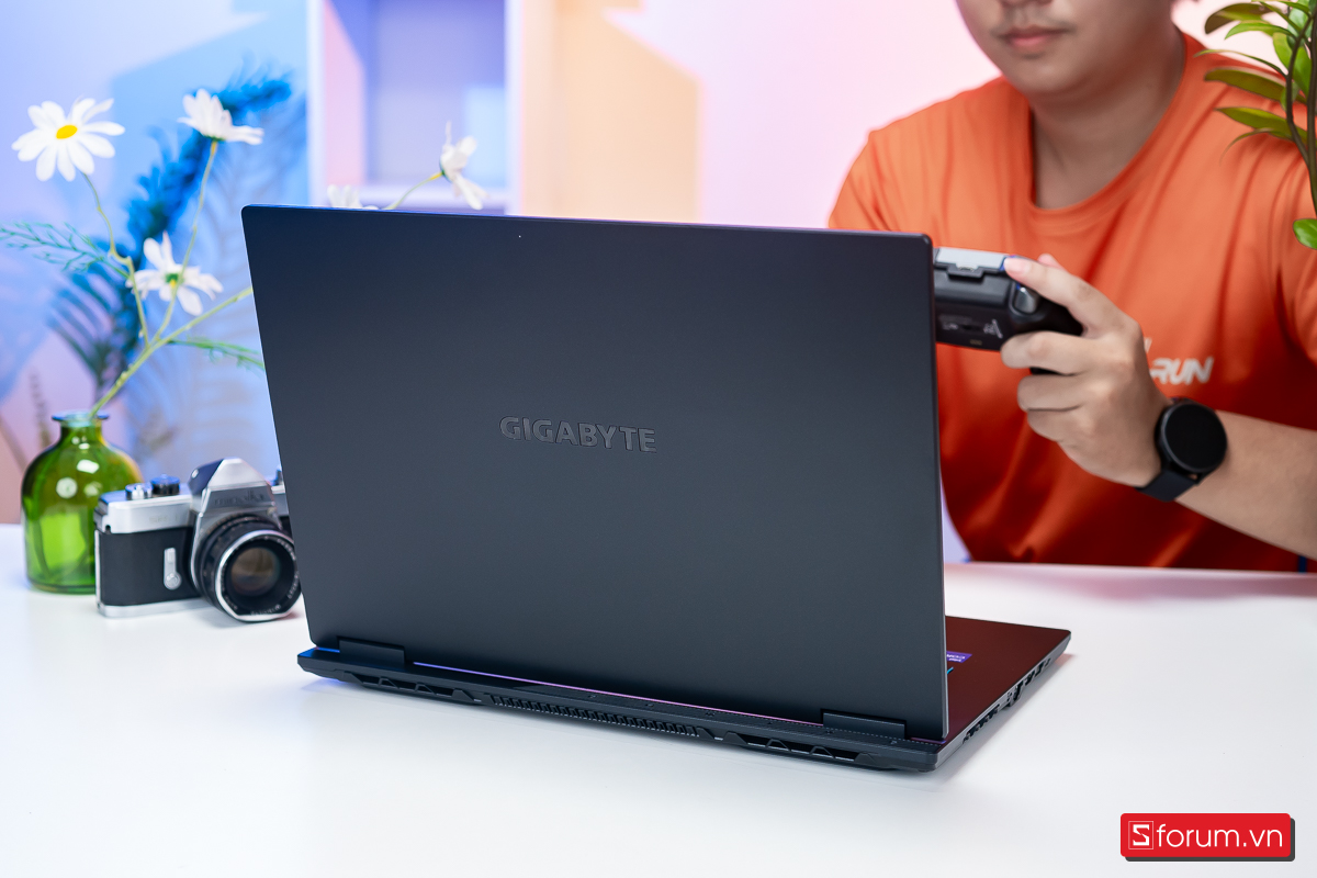 Ngoại hình Gigabyte Gaming A16