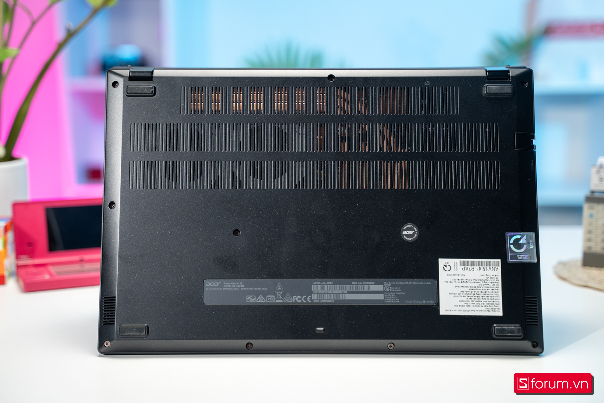 Tản nhiệt trên Acer Nitro V 15 ProPanel