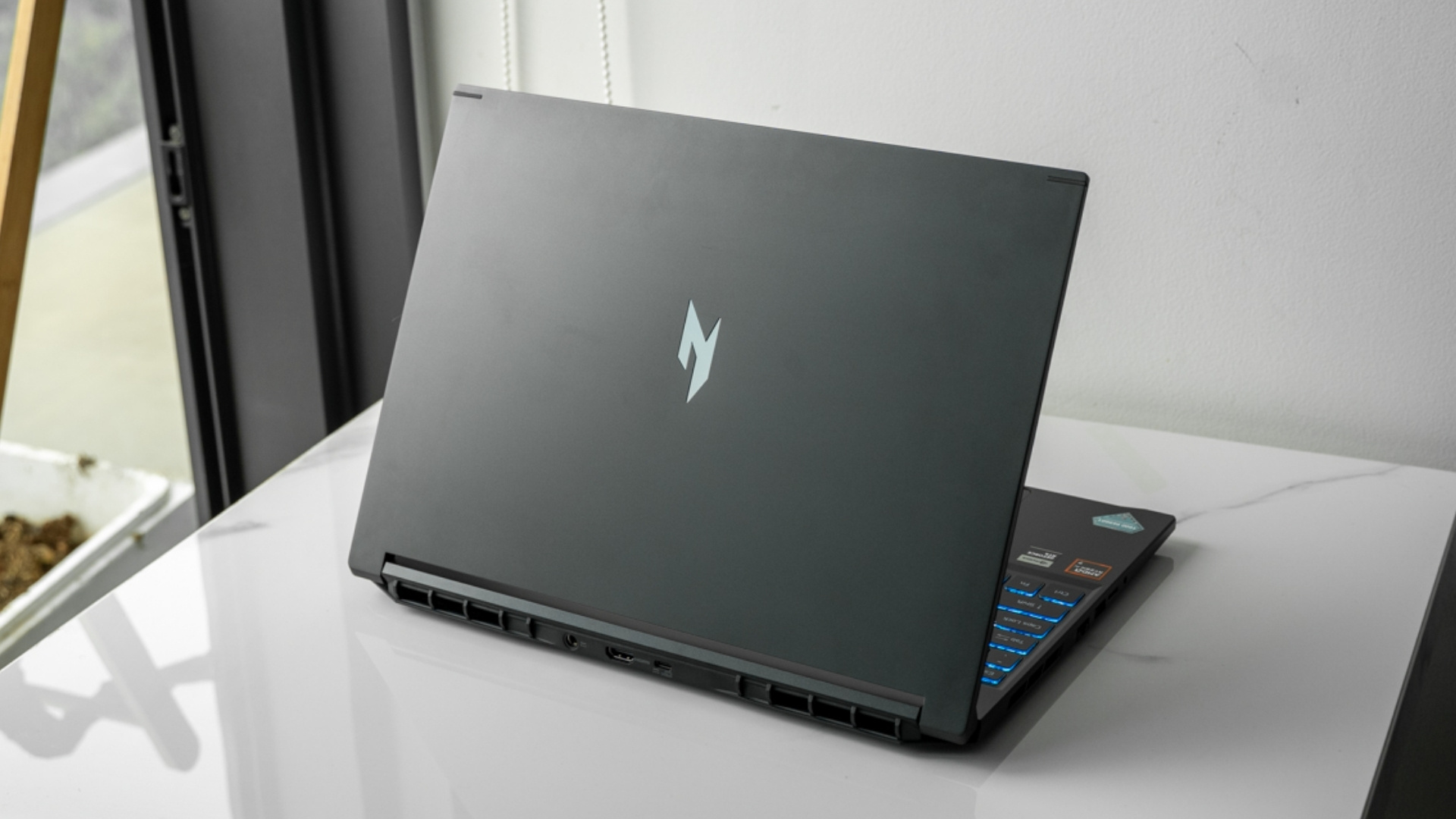 Đánh giá hiệu năng Acer Nitro V 16S AI ProPanel: Xứng đáng hơn cái tên "Nitro", đánh đổi mỏng nhẹ có hợp lý? Đánh giá hiệu năng Acer Nitro V 16S AI ProPanel: Xứng đáng hơn cái tên "Nitro", đánh đổi mỏng nhẹ có hợp lý?