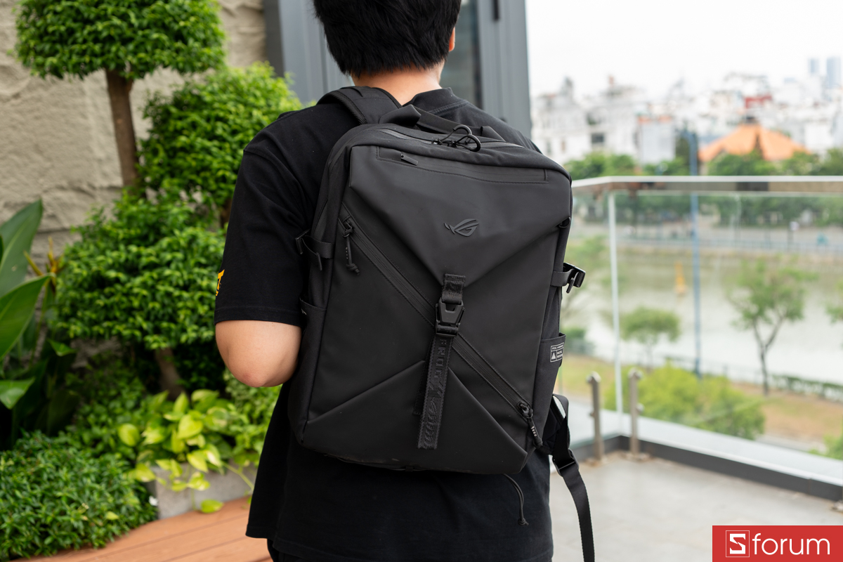 Balo ROG Archer Backpack 16 BP2600 đi kèm