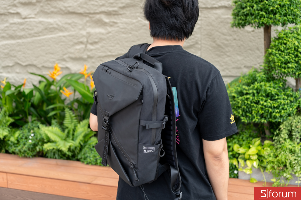 Balo ROG Archer Backpack 16 BP2600 đi kèm