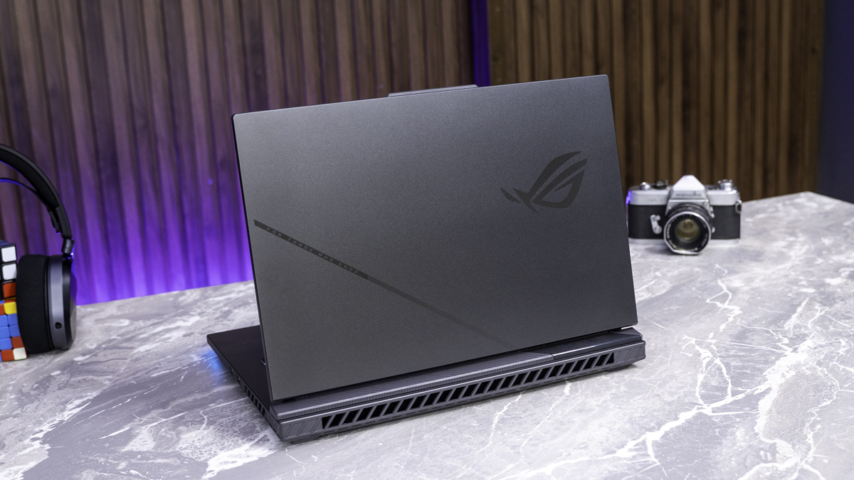 Đánh giá hiệu năng ASUS ROG Strix G16: Khi Ryzen 9 8940HX và màn 300Hz bù đắp trọn vẹn cho RTX 5060! Đánh giá hiệu năng ASUS ROG Strix G16: Khi Ryzen 9 8940HX và màn 300Hz bù đắp trọn vẹn cho RTX 5060!