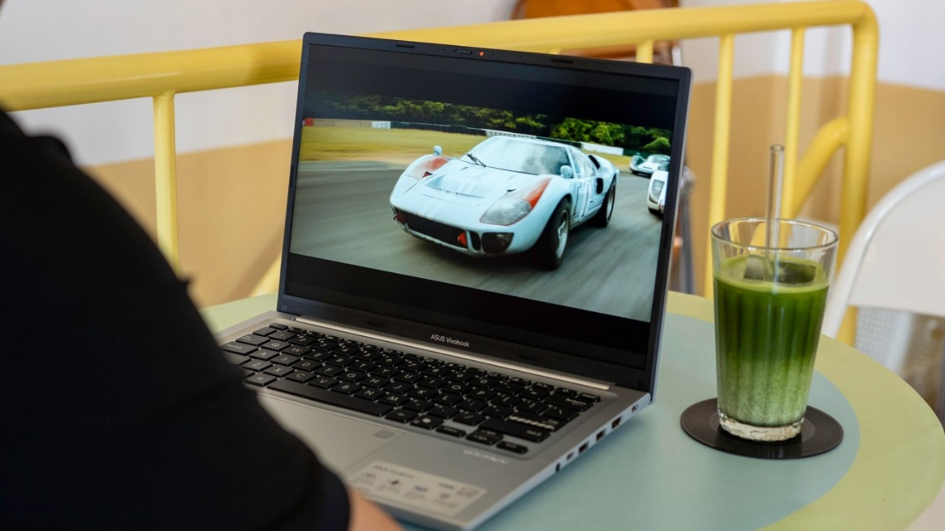 Đánh giá ASUS VivoBook 14 với Ryzen 7 170: Đủ sức "cân" mượt deadline từ văn phòng đến code backend?
