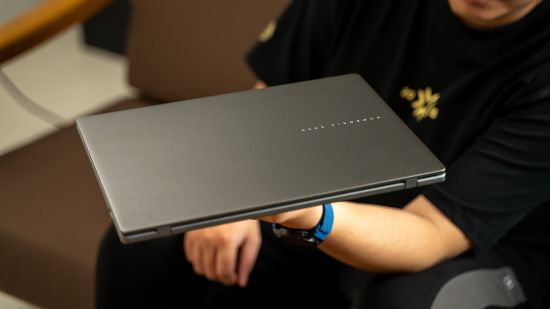 Đánh giá hiệu năng ASUS VivoBook S 14 2026: Ngôi vương pin trâu, máy mượt của MacBook Air đã lùi vào dĩ vãng? Đánh giá hiệu năng ASUS VivoBook S 14 2026: Ngôi vương pin trâu, máy mượt của MacBook Air đã lùi vào dĩ vãng?