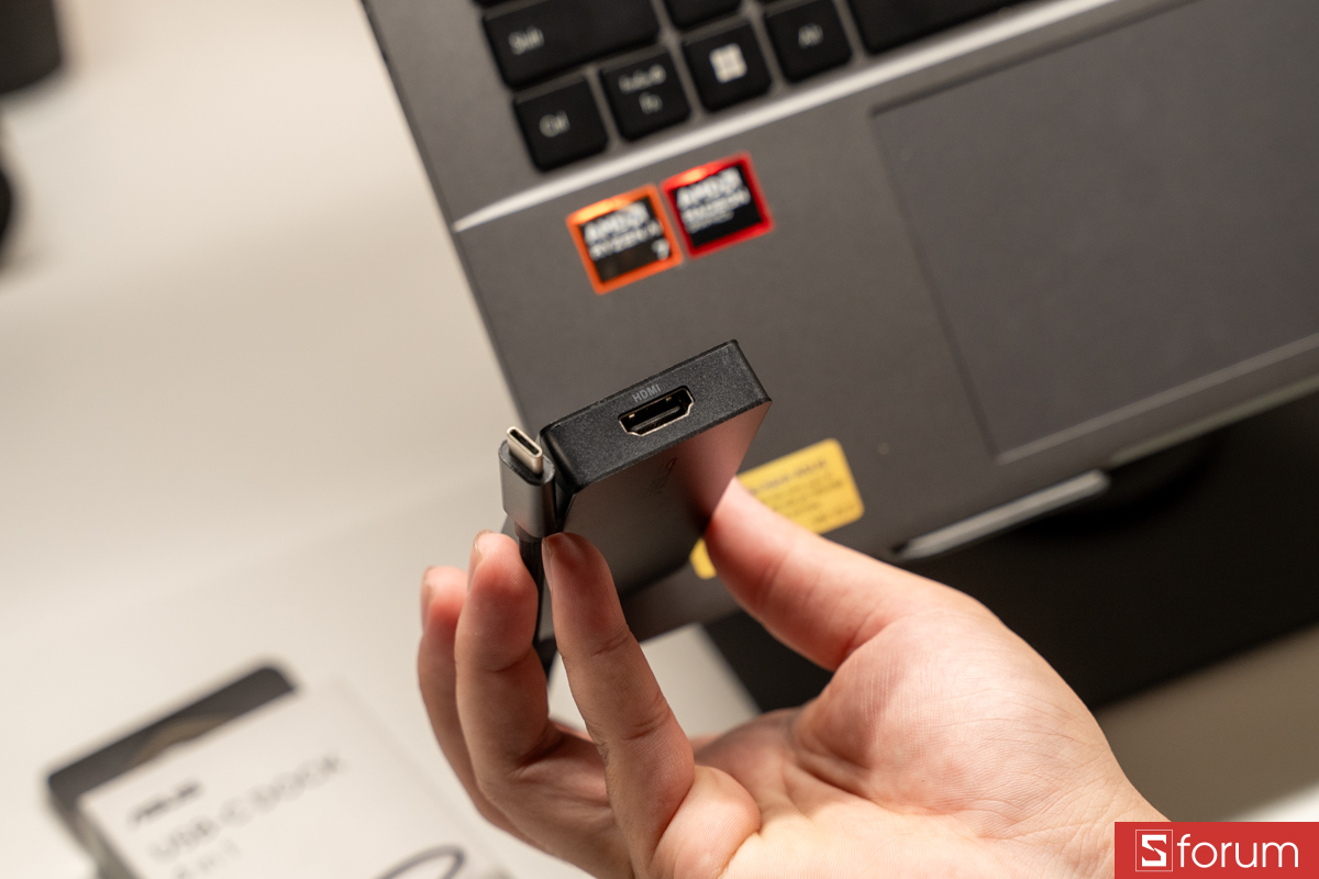 Trên tay ASUS 4-in-1 DC110